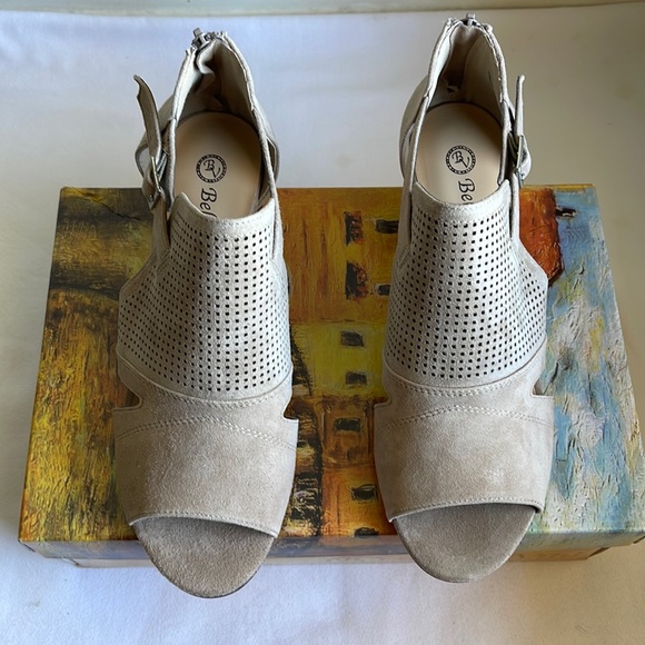 Bella Vita Shoes Bella Vita Womens Illiana Almond Block Heel